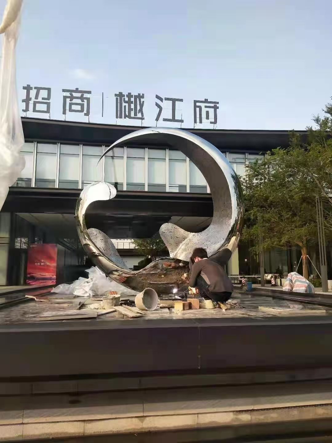 专业玻璃钢雕塑制作厂家的核心竞争力